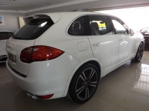 للبيع بورش Cayenne turbo 2011