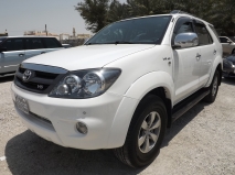 للبيع تويوتا Fortuner 2008