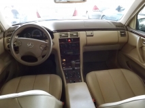 للبيع مرسيدس E class 2000