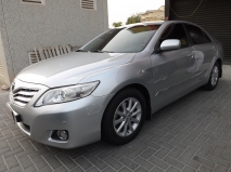 للبيع تويوتا camry 2010