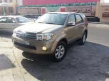 للبيع تويوتا Fortuner 2011