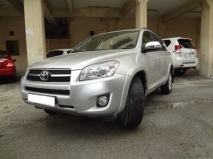 للبيع تويوتا RAV4 2010