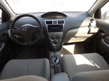 للبيع تويوتا Yaris 2010