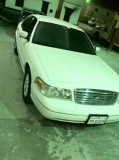 للبيع فورد Crown Victoria 2000