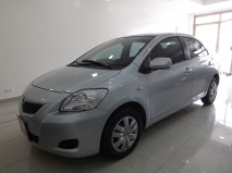 للبيع تويوتا Yaris 2011