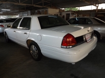 للبيع فورد Crown Victoria 2003