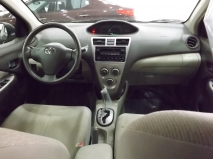 للبيع تويوتا Yaris 2011