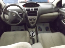 للبيع تويوتا Yaris 2011