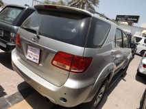 للبيع تويوتا Fortuner 2006