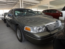 للبيع فورد Crown Victoria 2001