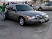 للبيع فورد Crown Victoria 2004