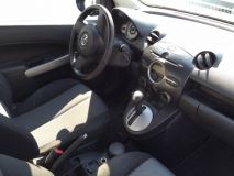 للبيع مازدا 2 2011