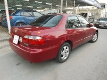 للبيع هوندا Accord 2000