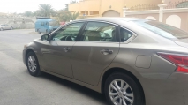 للبيع نيسان Altima 2014