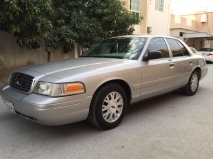 للبيع فورد Crown Victoria 2004