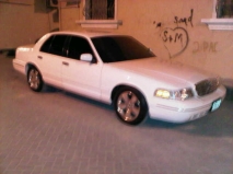 للبيع فورد Crown Victoria 2002