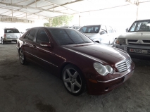 للبيع مرسيديس C class 2001