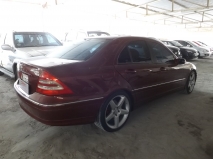 للبيع مرسيديس C class 2001