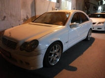 للبيع مرسيديس C class 2004