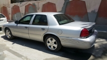 للبيع فورد Crown Victoria 2002