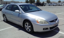 للبيع هوندا Accord 2005