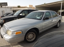 للبيع فورد Crown Victoria 2002