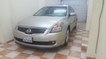 للبيع نيسان Altima 2009