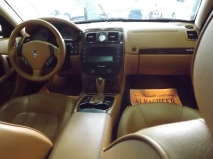 للبيع ميزراتي Quattroporte 2010