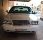 للبيع فورد Crown Victoria 2002