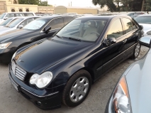 للبيع مرسيديس C class 2006