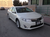 للبيع تويوتا camry 2014