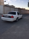 للبيع فورد Crown Victoria 2004