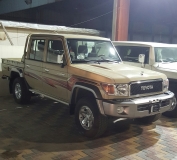 للبيع تويوتا Land Cruiser  2015