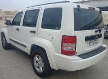 للبيع جيب Grand Cherokee 2010