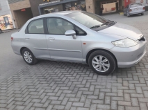 للبيع هوندا المدينة 2004