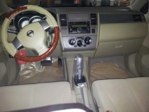 للبيع نيسان Tidda 2010