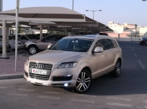 للبيع أودي Q7 2007