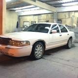 للبيع فورد Crown Victoria 2002