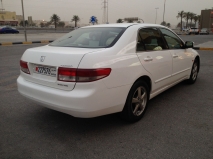 للبيع هوندا Accord 2004