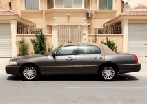 للبيع لنكن Town car 2004