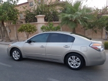 للبيع نيسان Altima 2012