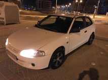 للبيع متسوبيشي Colt 2001