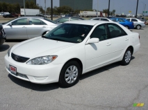 للبيع تويوتا camry 2006