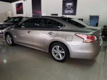 للبيع نيسان Altima 2014