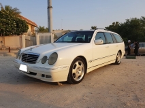 للبيع مرسيديس E class 2003