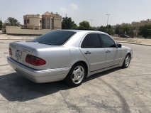 للبيع مرسيديس E class 1998