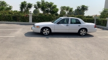 للبيع فورد Crown Victoria 2006