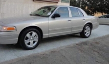 للبيع فورد Crown Victoria 2006