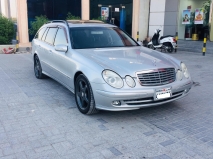 للبيع مرسيديس E class 2004