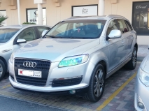 للبيع أودي Q7 2007